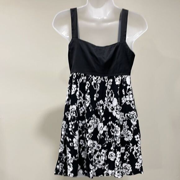 Express black and white floral mini dress.  Size S. - Picture 4 of 7